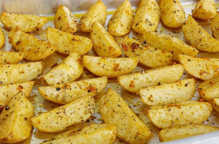 batata assada no forno crocante