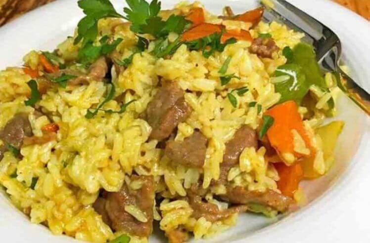 Arroz Caipira com Costelinha de Porco