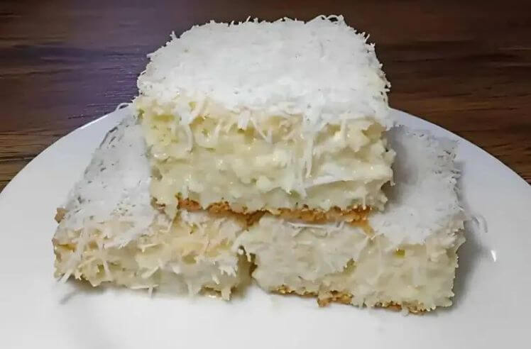 Bolo de coco molhadinho