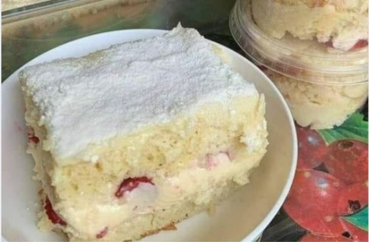 Bolo de Leite Ninho com Morango