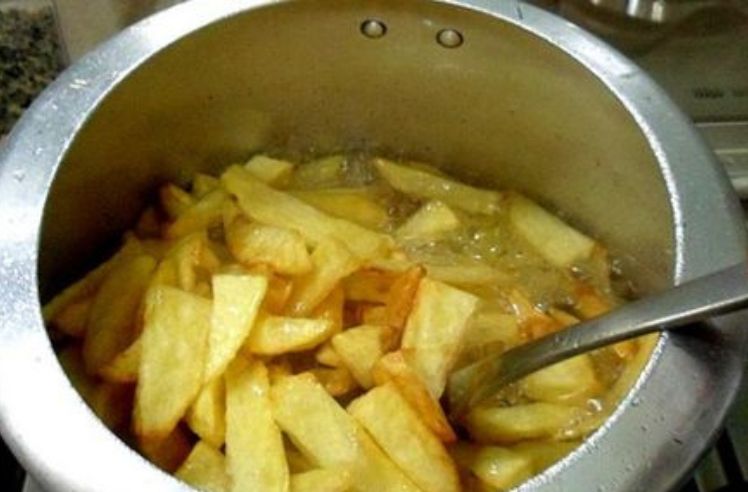 Batata frita na panela de pressão