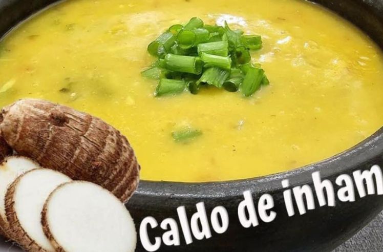 Caldo de inhame cremoso e saboroso